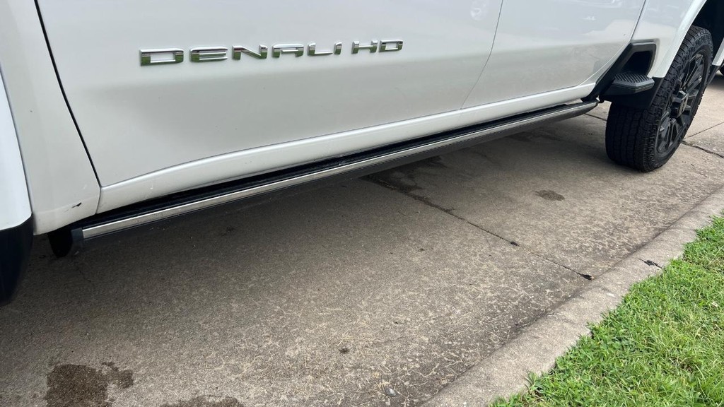 GMC Sierra 2500HD Vehicle Full-screen Gallery Image 26