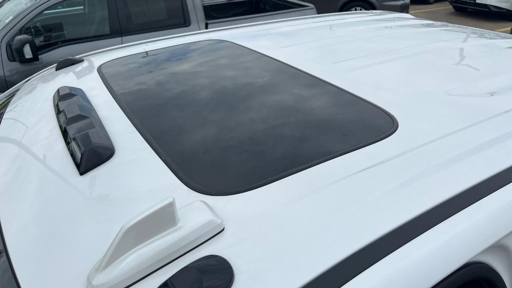 GMC Sierra 2500HD Vehicle Full-screen Gallery Image 27
