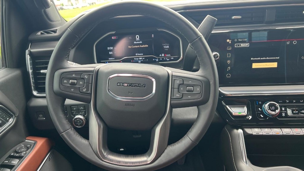GMC Sierra 2500HD Vehicle Full-screen Gallery Image 30
