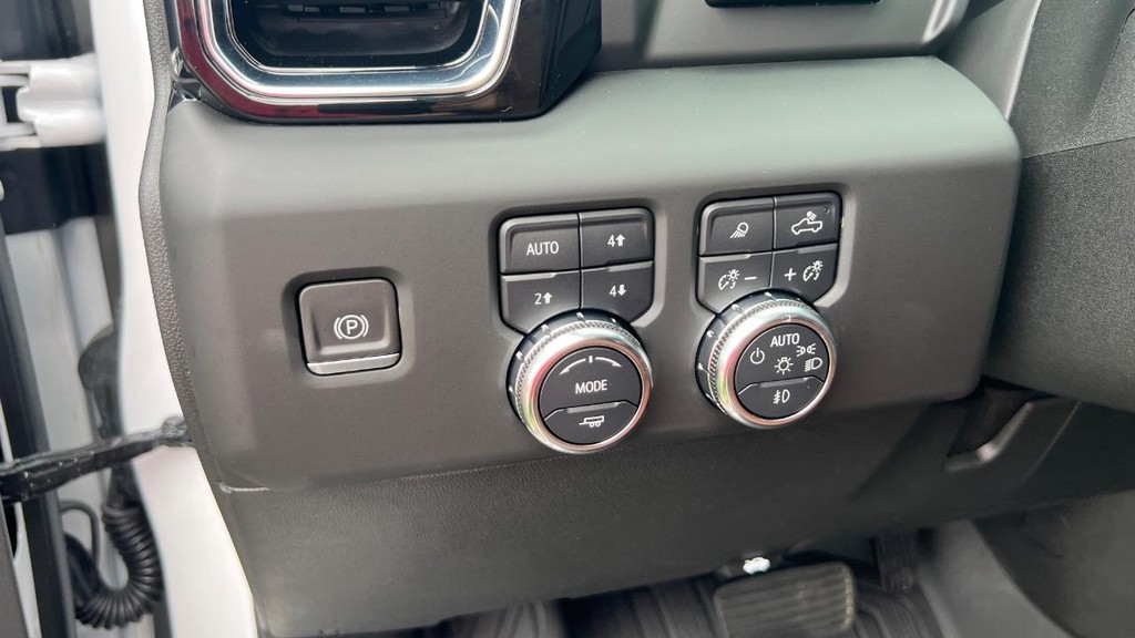 GMC Sierra 2500HD Vehicle Full-screen Gallery Image 34
