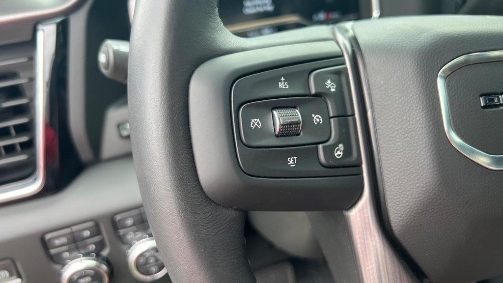 GMC Sierra 2500HD Vehicle Full-screen Gallery Image 36