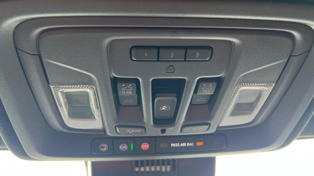 GMC Sierra 2500HD Vehicle Full-screen Gallery Image 45