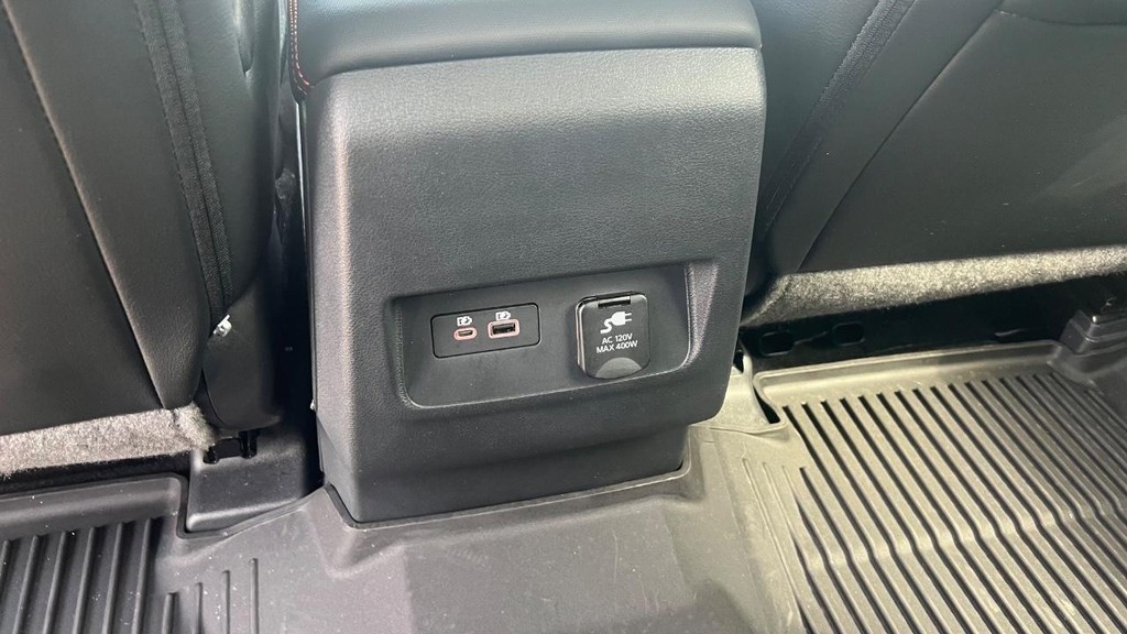 Nissan Frontier Vehicle Full-screen Gallery Image 36