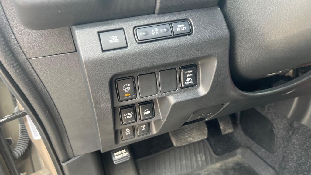 Nissan Frontier Vehicle Full-screen Gallery Image 42