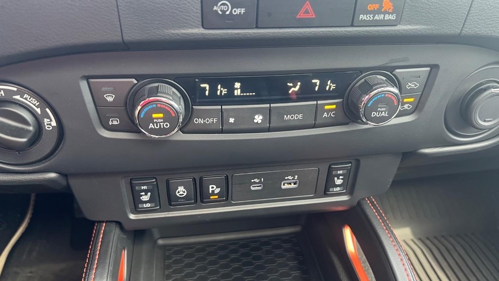 Nissan Frontier Vehicle Full-screen Gallery Image 49