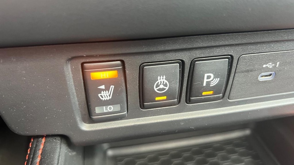 Nissan Frontier Vehicle Full-screen Gallery Image 50