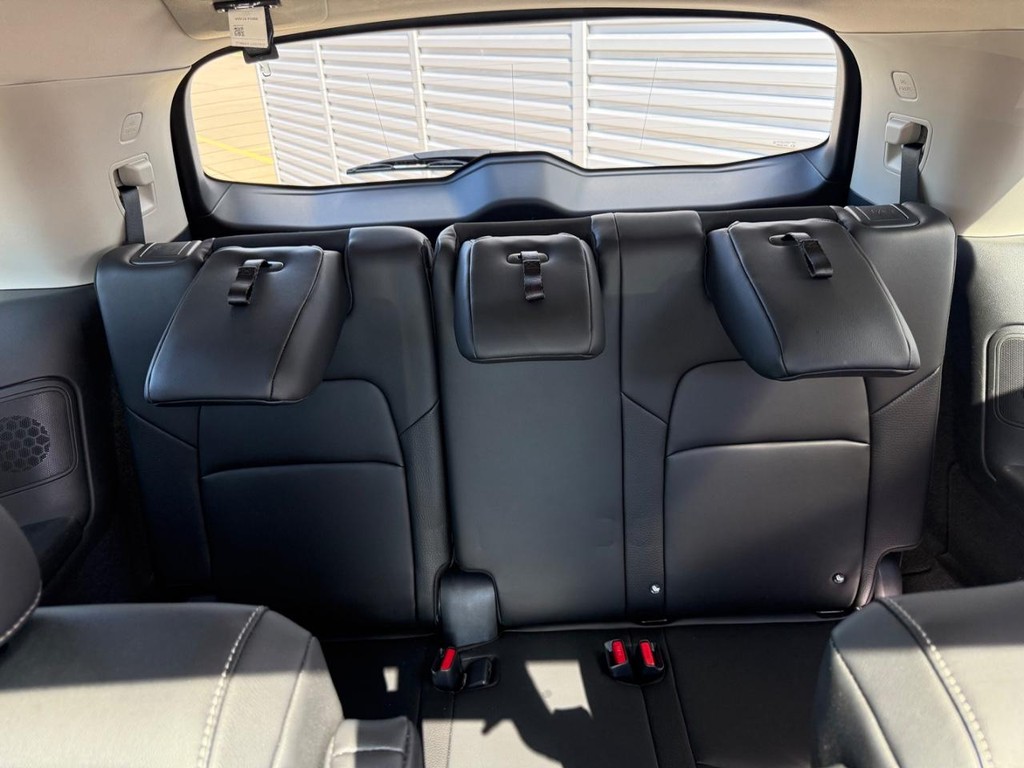 Nissan Pathfinder Vehicle Full-screen Gallery Image 21