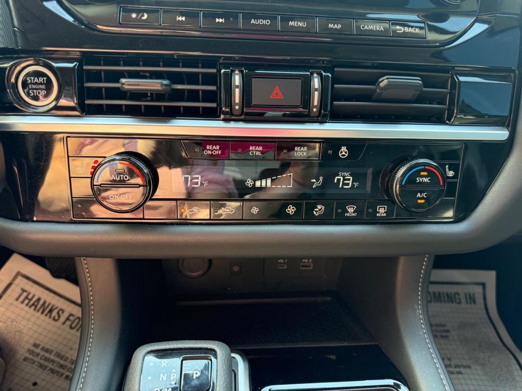 Nissan Pathfinder Vehicle Full-screen Gallery Image 34