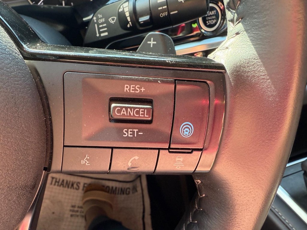 Nissan Pathfinder Vehicle Full-screen Gallery Image 35