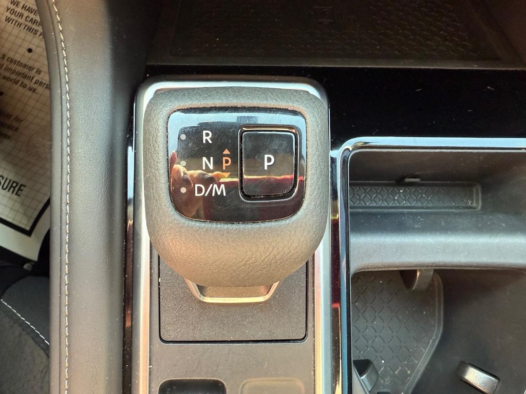 Nissan Pathfinder Vehicle Full-screen Gallery Image 37