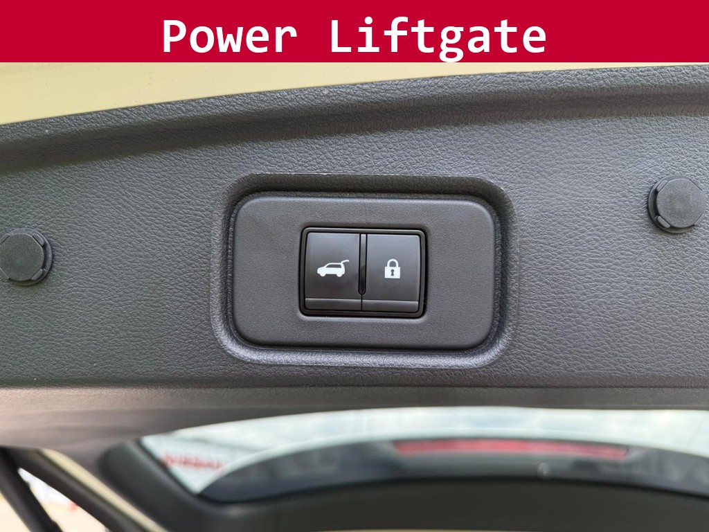 Nissan Pathfinder Vehicle Full-screen Gallery Image 05