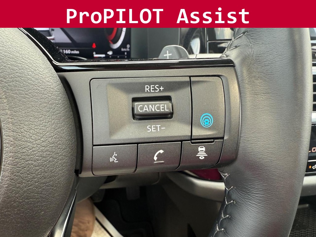 Nissan Pathfinder Vehicle Full-screen Gallery Image 23