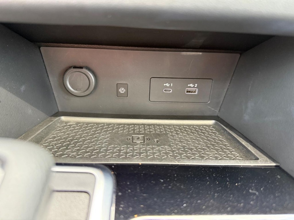 Nissan Pathfinder Vehicle Full-screen Gallery Image 28