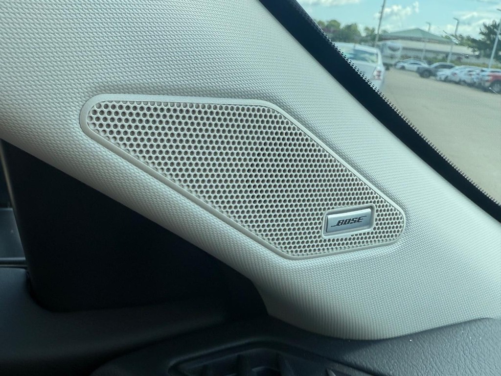 Nissan Rogue Vehicle Full-screen Gallery Image 58