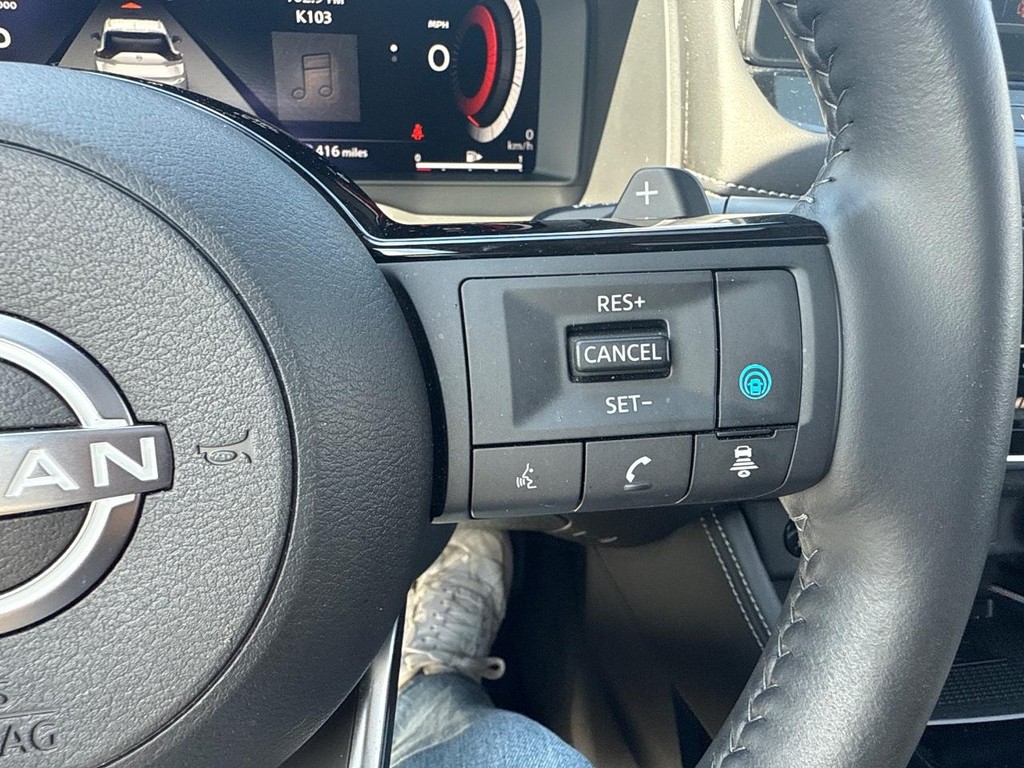 Nissan Rogue Vehicle Full-screen Gallery Image 60