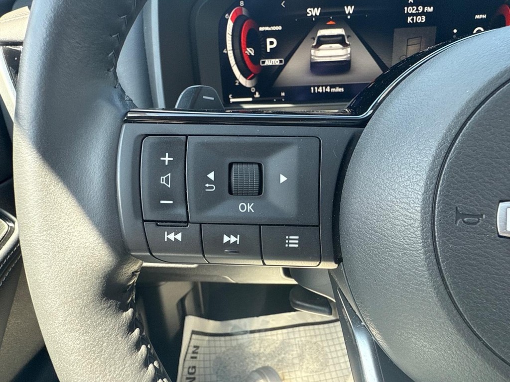 Nissan Rogue Vehicle Full-screen Gallery Image 61