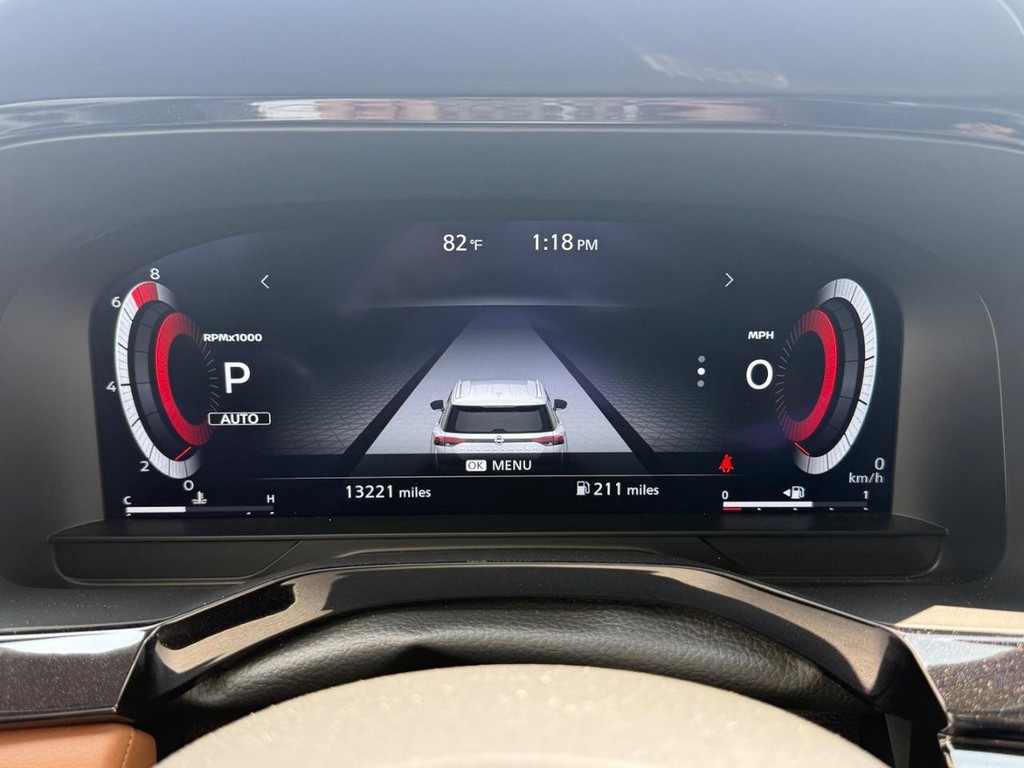 Nissan Pathfinder Vehicle Full-screen Gallery Image 23