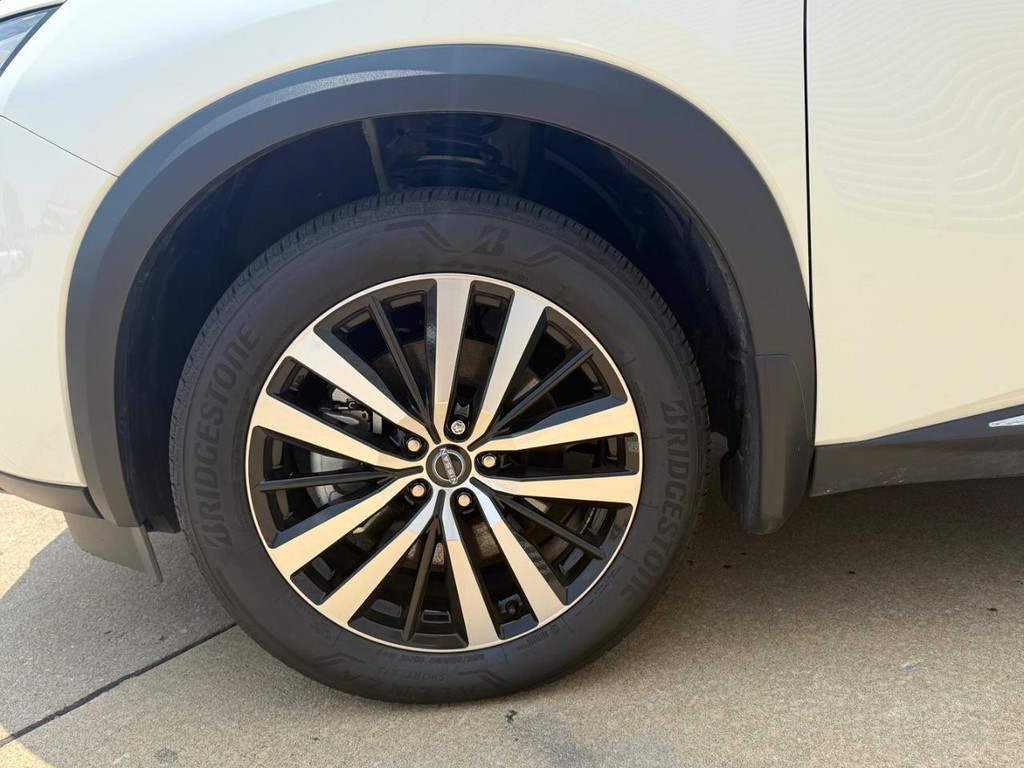 Nissan Pathfinder Vehicle Full-screen Gallery Image 38