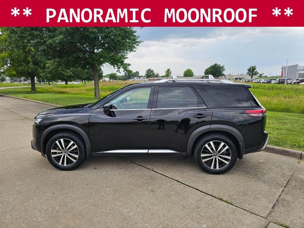 Nissan Pathfinder Vehicle Full-screen Gallery Image 04