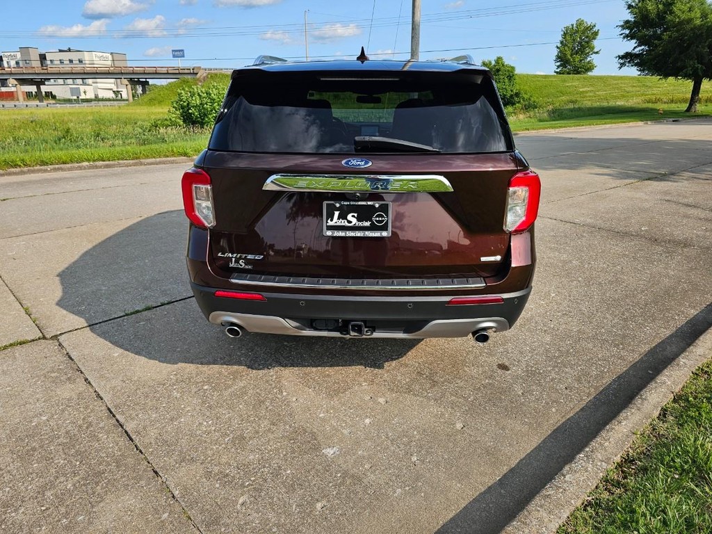 Ford Explorer Vehicle Full-screen Gallery Image 07