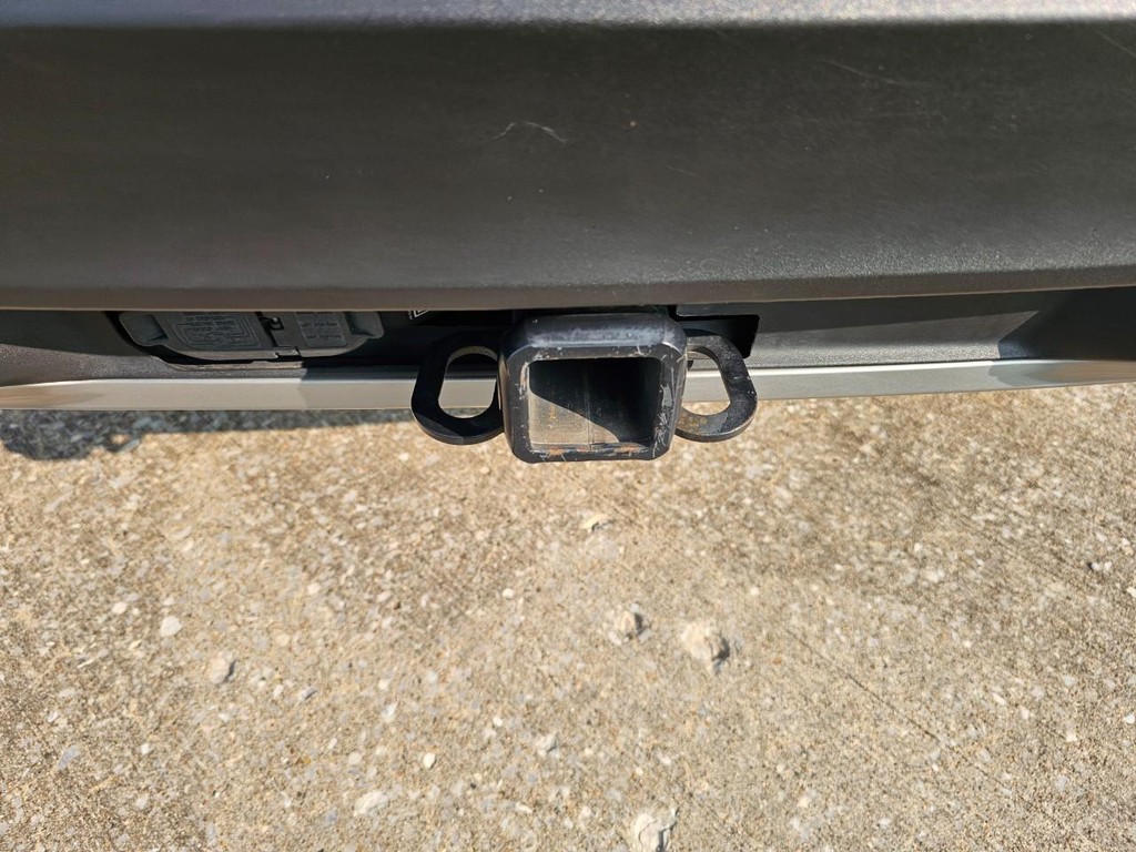 Ford Explorer Vehicle Full-screen Gallery Image 08