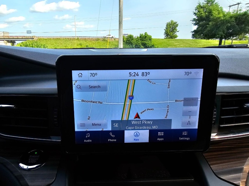 Ford Explorer Vehicle Full-screen Gallery Image 25