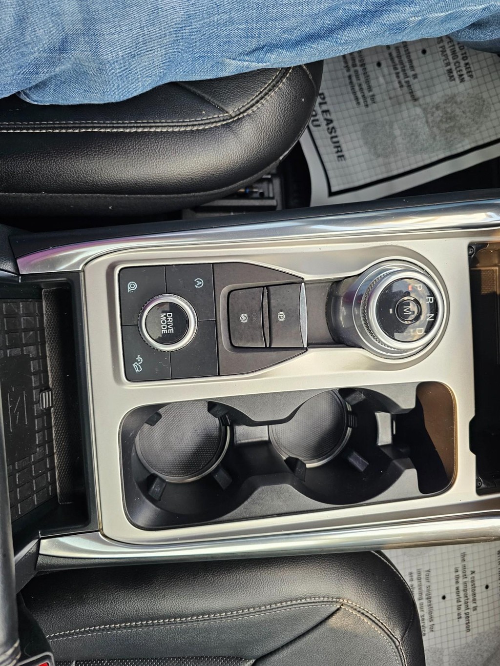 Ford Explorer Vehicle Full-screen Gallery Image 29