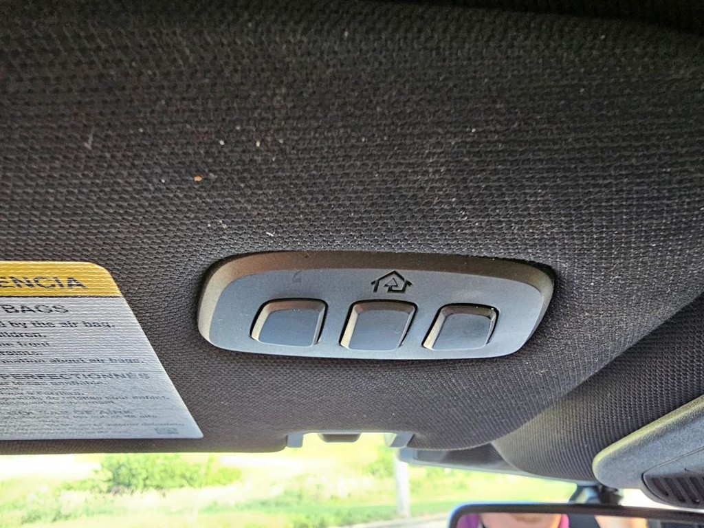 Ford Explorer Vehicle Full-screen Gallery Image 33