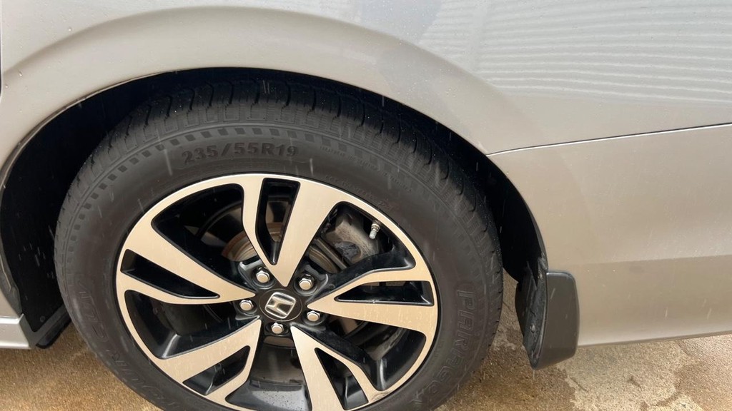 Honda Odyssey Vehicle Full-screen Gallery Image 13