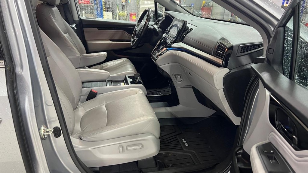 Honda Odyssey Vehicle Full-screen Gallery Image 15