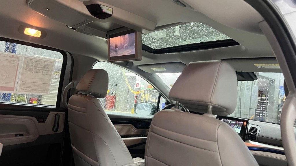 Honda Odyssey Vehicle Full-screen Gallery Image 17