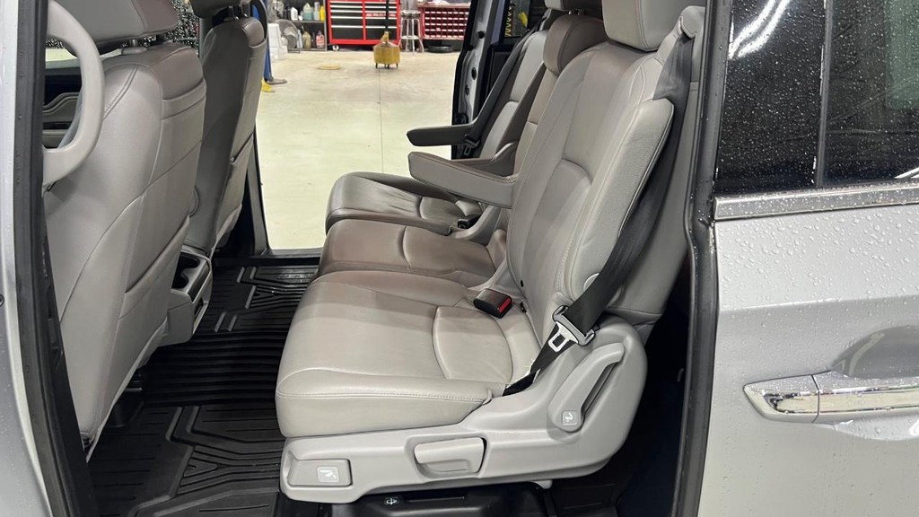 Honda Odyssey Vehicle Full-screen Gallery Image 23