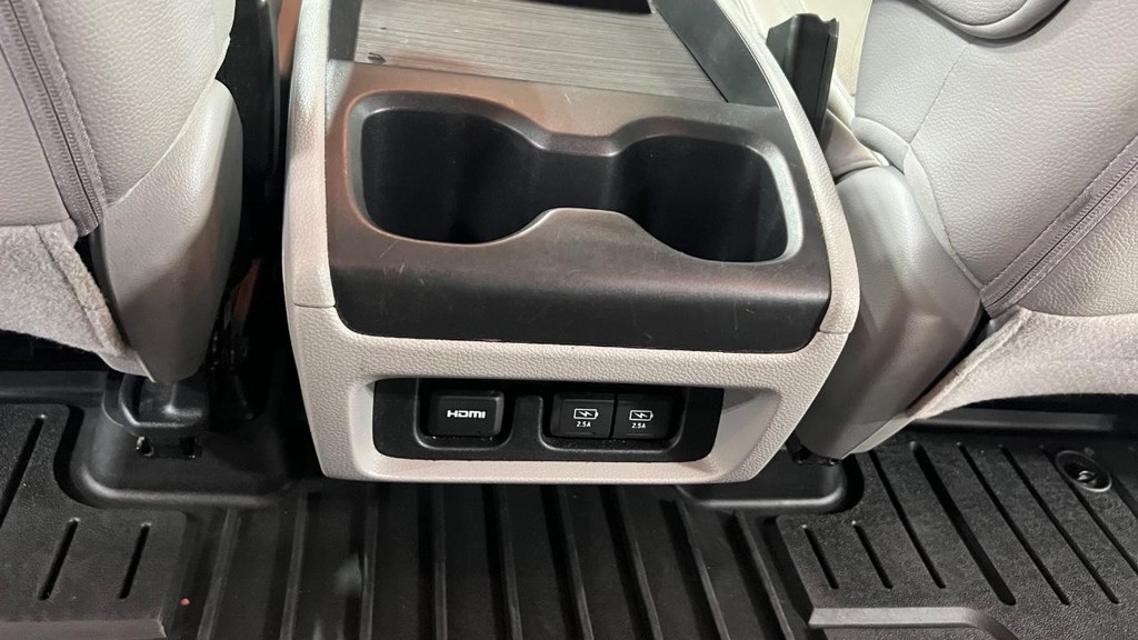 Honda Odyssey Vehicle Full-screen Gallery Image 25