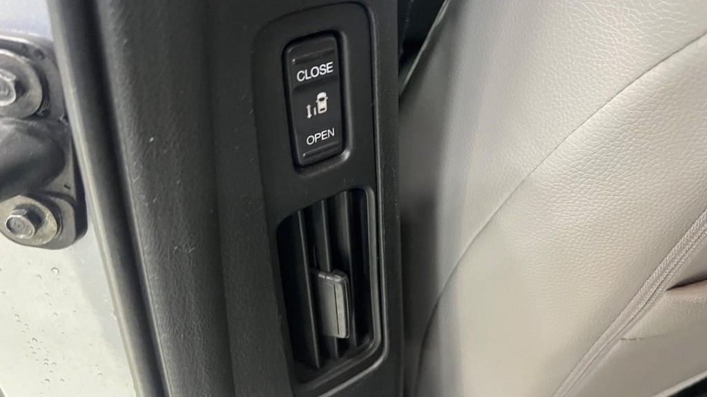 Honda Odyssey Vehicle Full-screen Gallery Image 27
