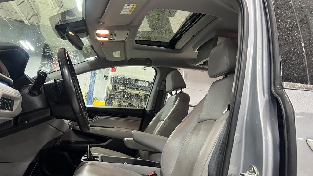 Honda Odyssey Vehicle Full-screen Gallery Image 29