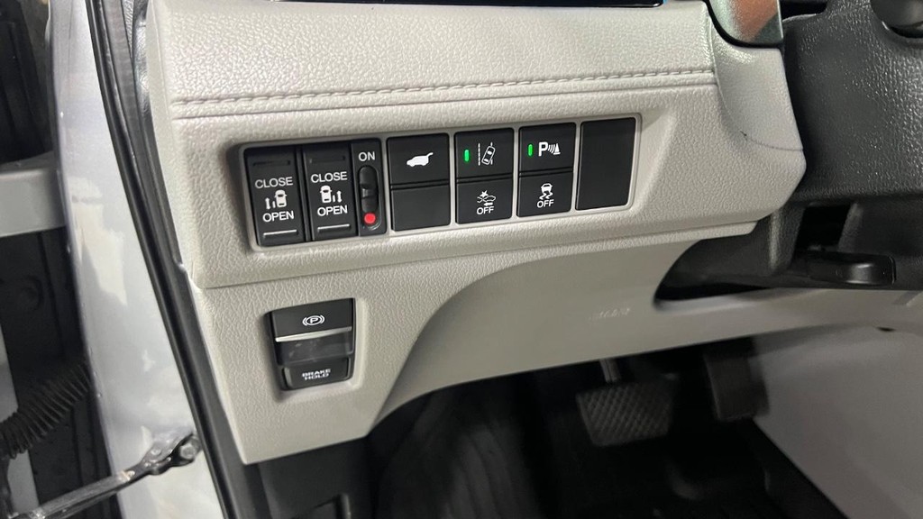Honda Odyssey Vehicle Full-screen Gallery Image 33