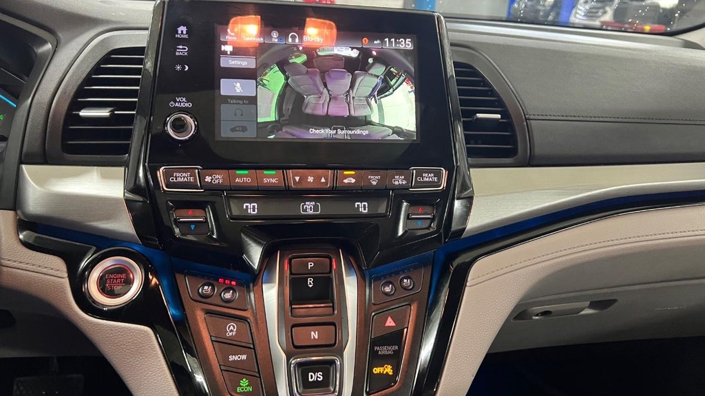 Honda Odyssey Vehicle Full-screen Gallery Image 39