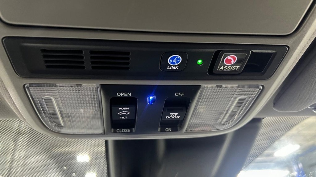 Honda Odyssey Vehicle Full-screen Gallery Image 40