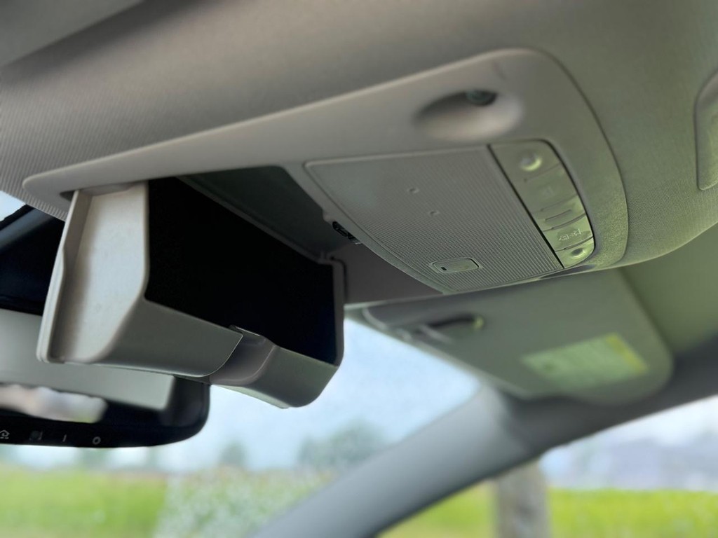 Nissan Murano Vehicle Full-screen Gallery Image 07