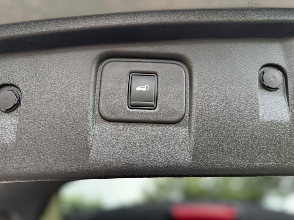 Nissan Murano Vehicle Full-screen Gallery Image 13