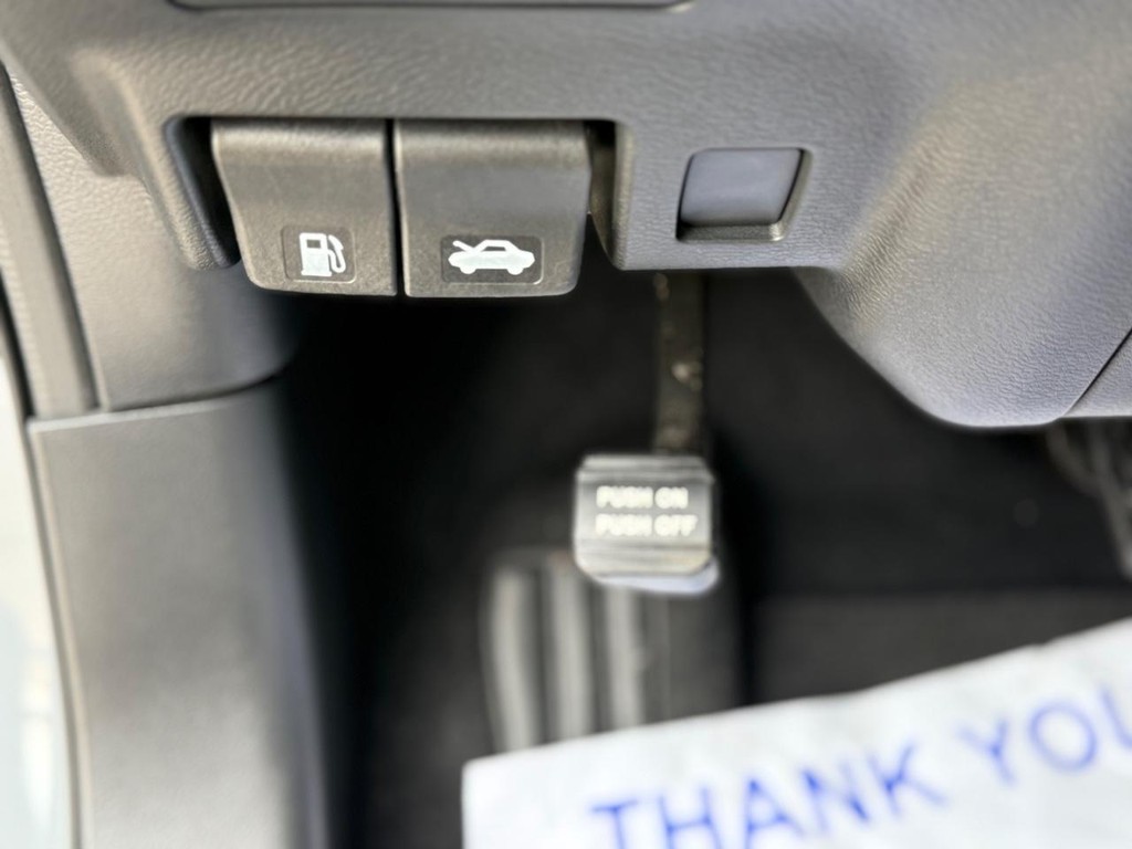 Nissan Murano Vehicle Full-screen Gallery Image 22