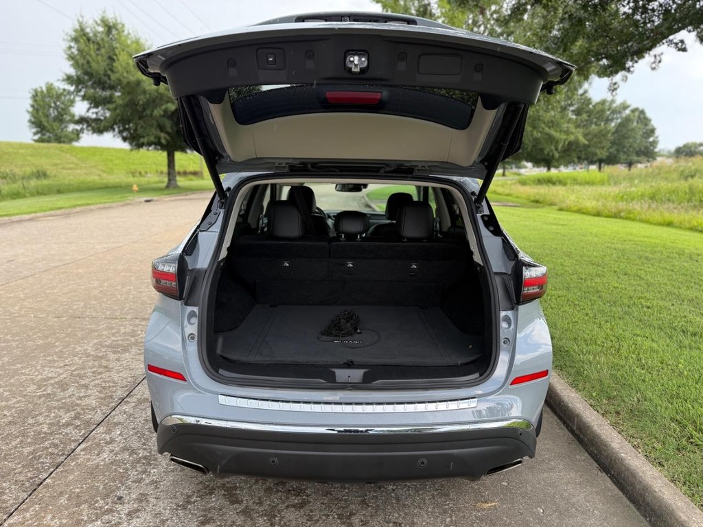 Nissan Murano Vehicle Full-screen Gallery Image 28