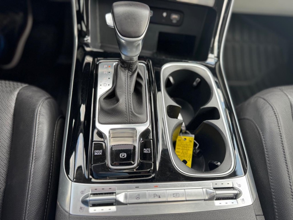 Kia Carnival Vehicle Full-screen Gallery Image 13