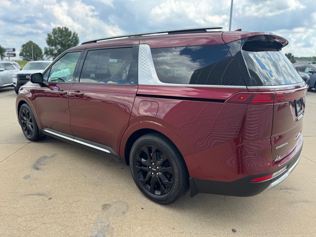 Kia Carnival Vehicle Full-screen Gallery Image 22