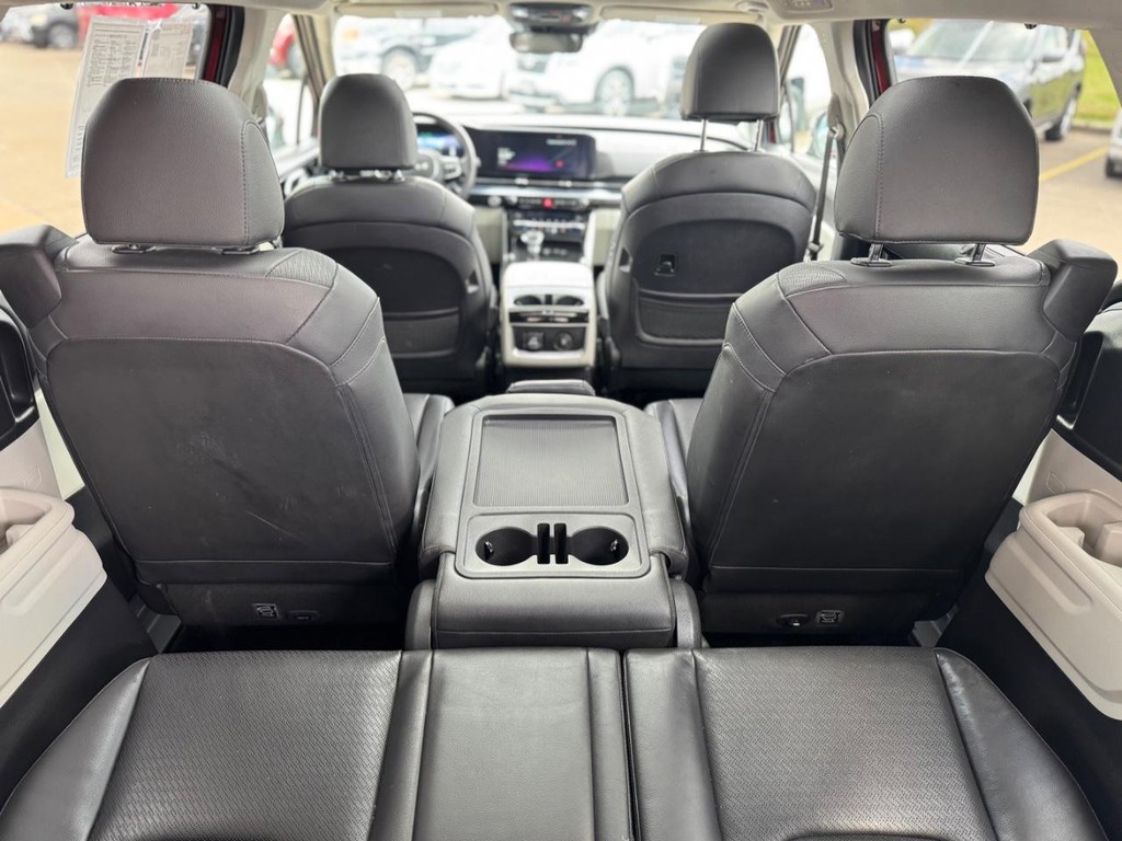 Kia Carnival Vehicle Full-screen Gallery Image 26