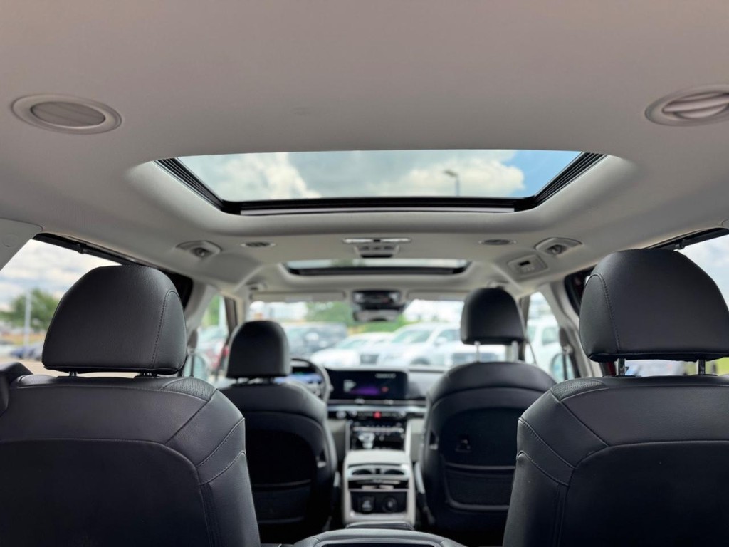 Kia Carnival Vehicle Full-screen Gallery Image 27