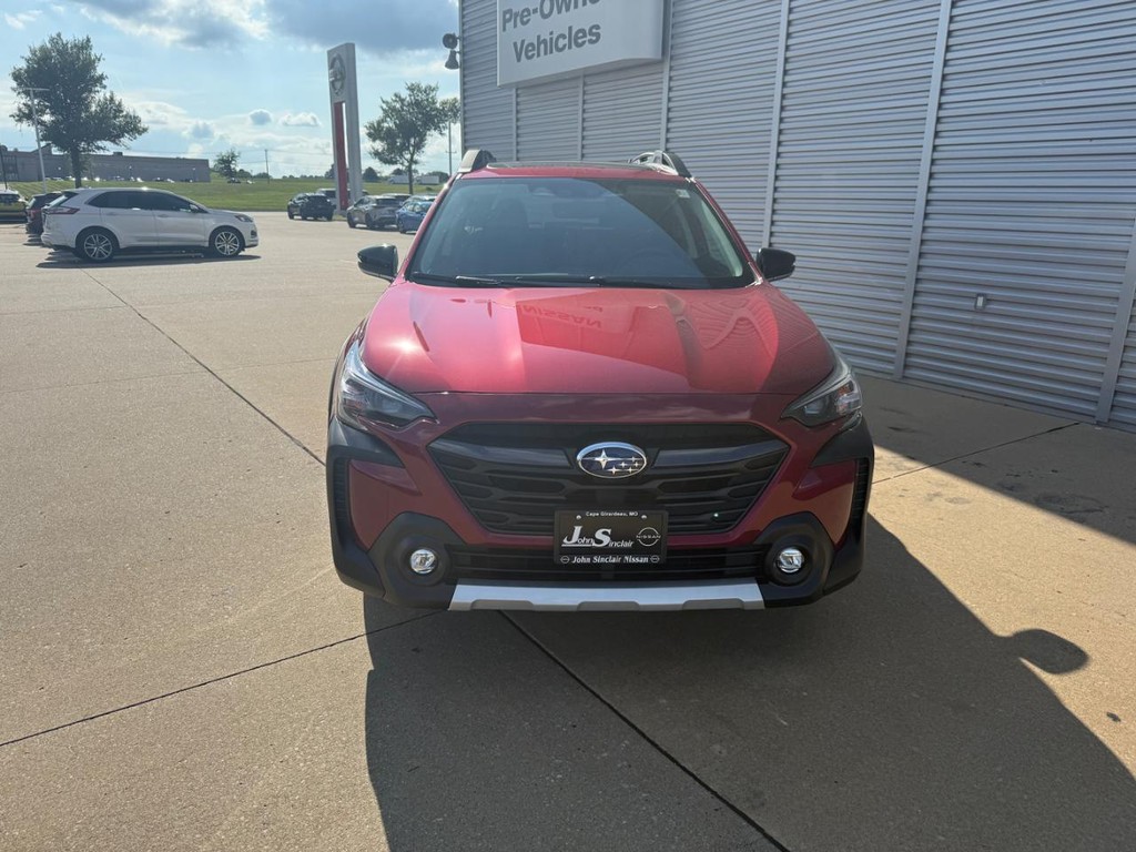 Subaru Outback Vehicle Full-screen Gallery Image 02