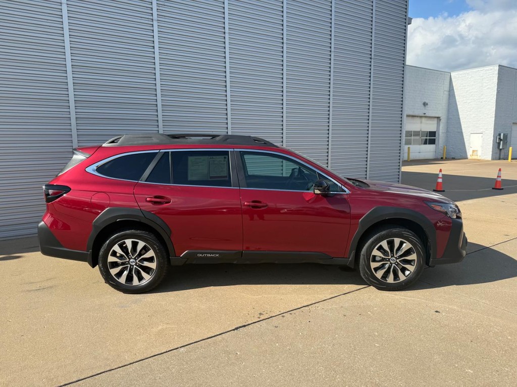 Subaru Outback Vehicle Full-screen Gallery Image 03