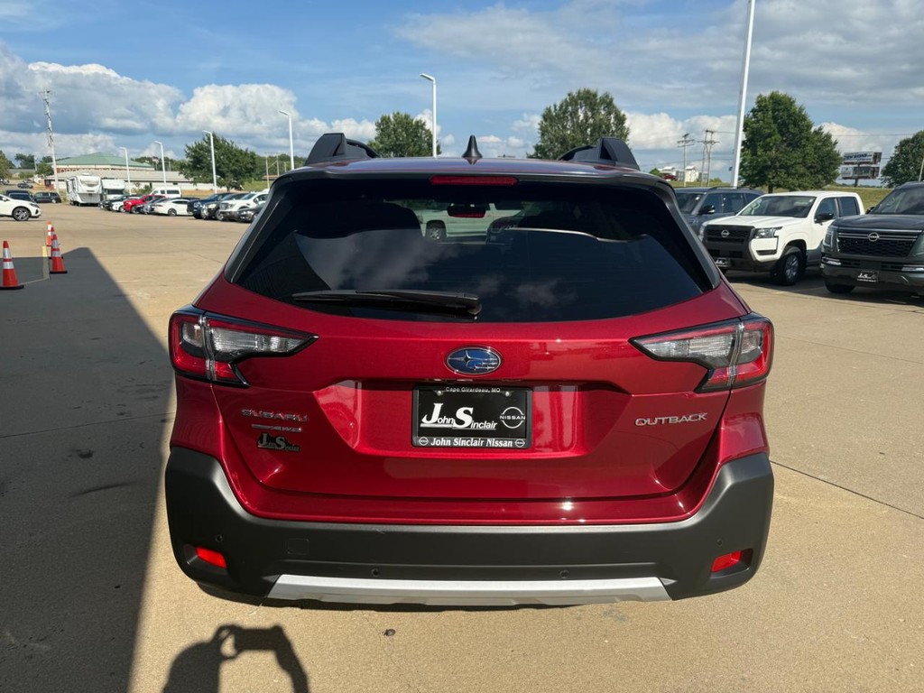 Subaru Outback Vehicle Full-screen Gallery Image 04