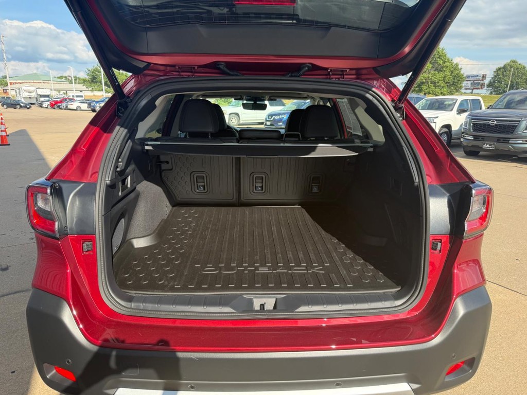 Subaru Outback Vehicle Full-screen Gallery Image 05